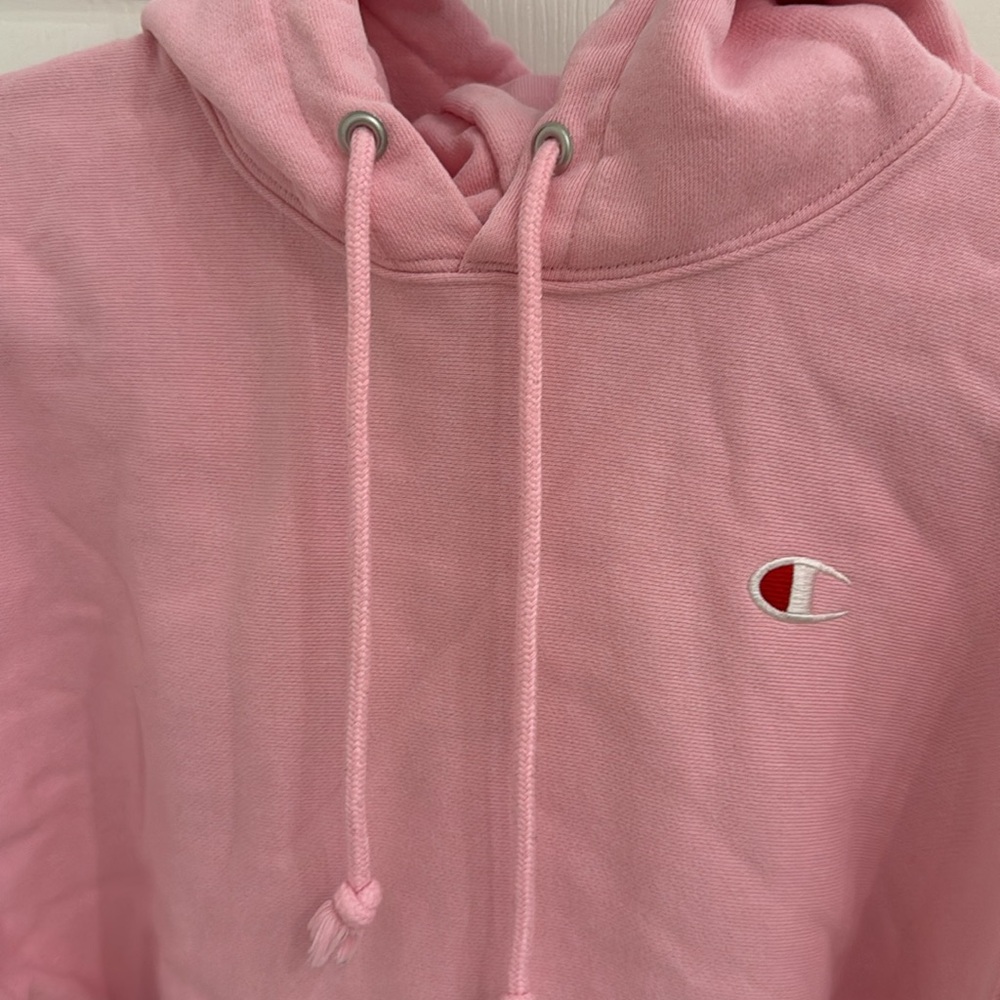Champion Light Pink Cropped hooded Sweatshirt. Size small - Picture 2 of 4